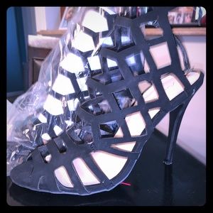 Dressy black heels for a night out!